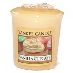 Ароматическая свеча Yankee Candle Vanilla Cupcake, 49  г  цена и информация | Подсвечники, свечи | 220.lv