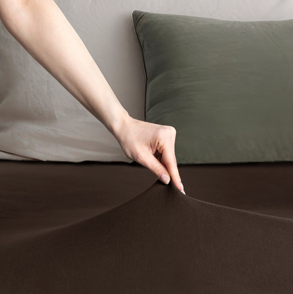 DecoKing jersey Amber Chocolate palags ar gumiju, 120x200 cm cena un informācija | Palagi | 220.lv