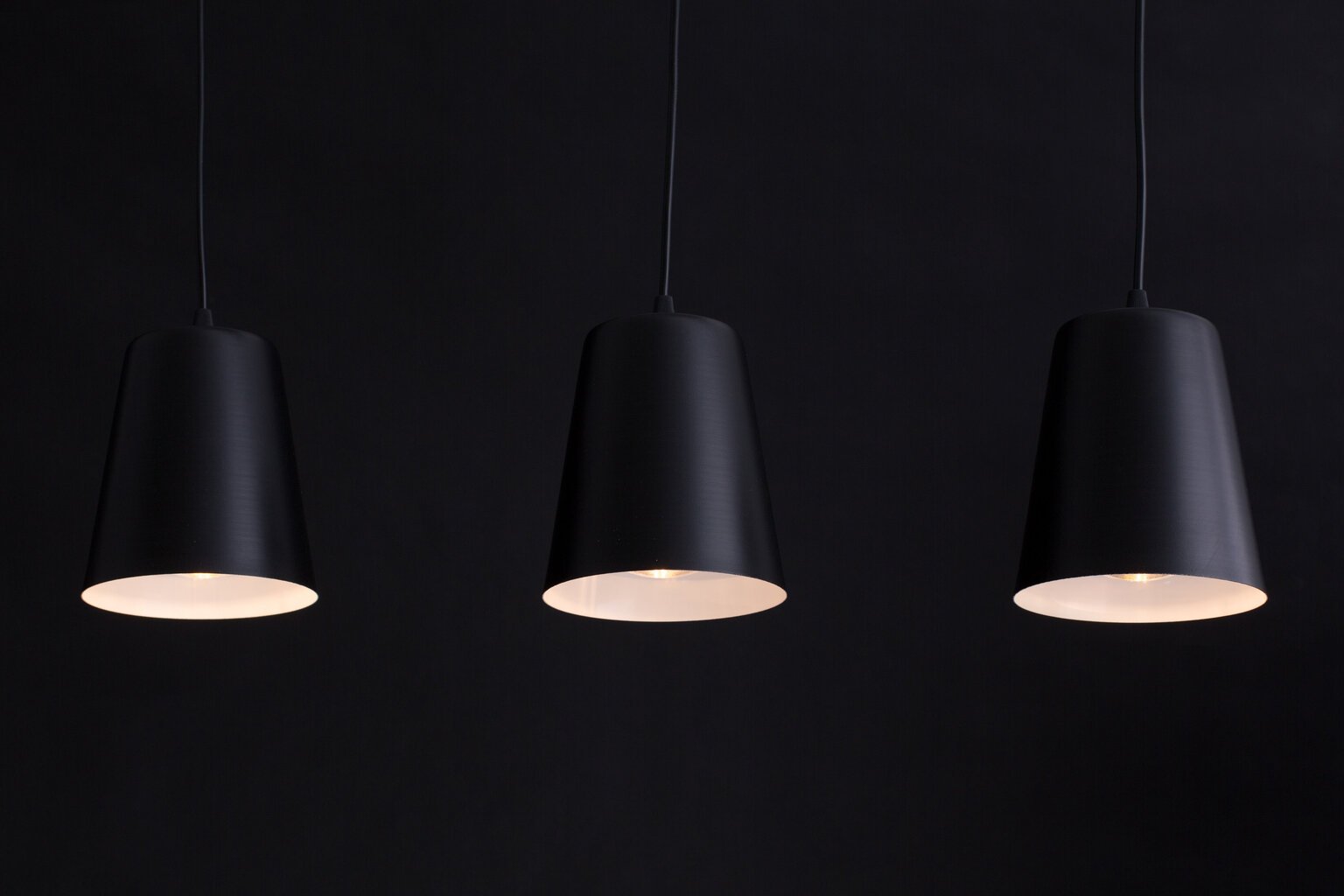 Lampa Emibig MILAGRO 3 BLACK-WHITE cena un informācija | Piekaramās lampas | 220.lv