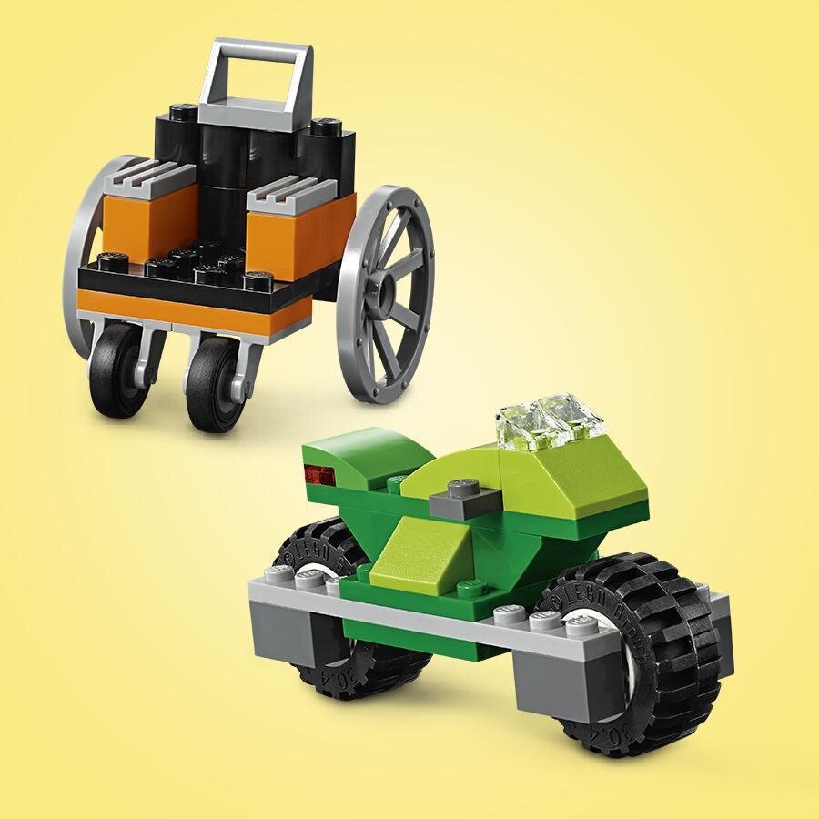 10715 LEGO® Classic Klucīši uz riteņiem cena un informācija | Konstruktori | 220.lv