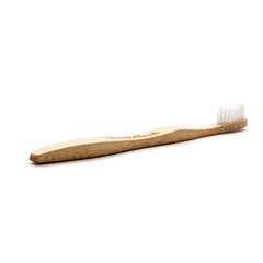 Зубная щетка Humble brush, белая цена и информация | Зубные щетки, пасты | 220.lv
