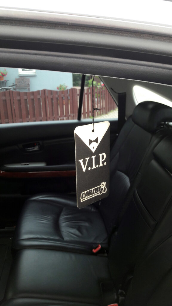 Automašīnas gaisa atsvaidzinātājs VIP 333, balstīts uz Saffron Lazuli Carolina Herrera smaržas motīviem цена и информация | Auto gaisa atsvaidzinātāji | 220.lv