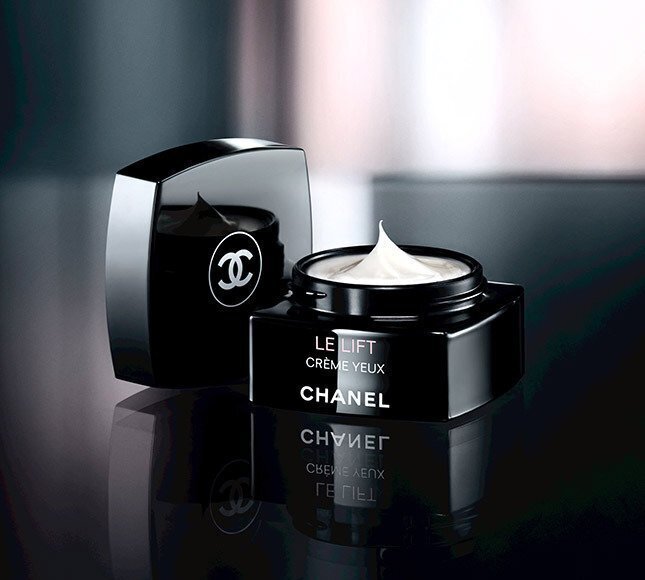 Acu krēms Chanel Le Lift Creme Yeux 15 g cena un informācija | Acu krēmi, serumi | 220.lv