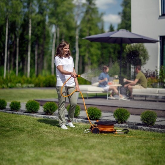 Šļūtene ar ratiņiem Fiskars Waterwheel 1/2 collas, 20m gara šļūtene, M cena un informācija | Laistīšanas sistēmas | 220.lv