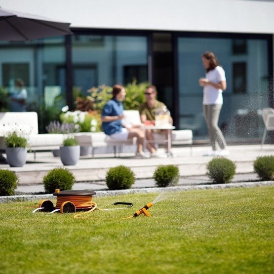 Šļūtene ar ratiņiem Fiskars Waterwheel 1/2 collas, 20m gara šļūtene, M cena un informācija | Laistīšanas sistēmas | 220.lv