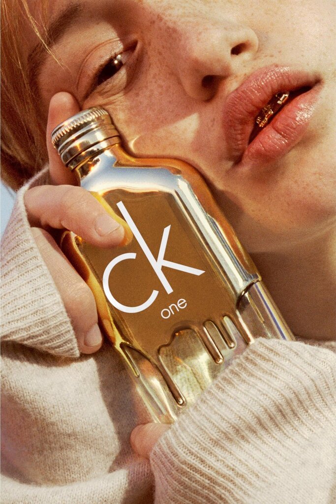 Tualetes ūdens Calvin Klein CK One Gold EDT vīriešiem/sievietēm 50 ml цена и информация | Sieviešu smaržas | 220.lv