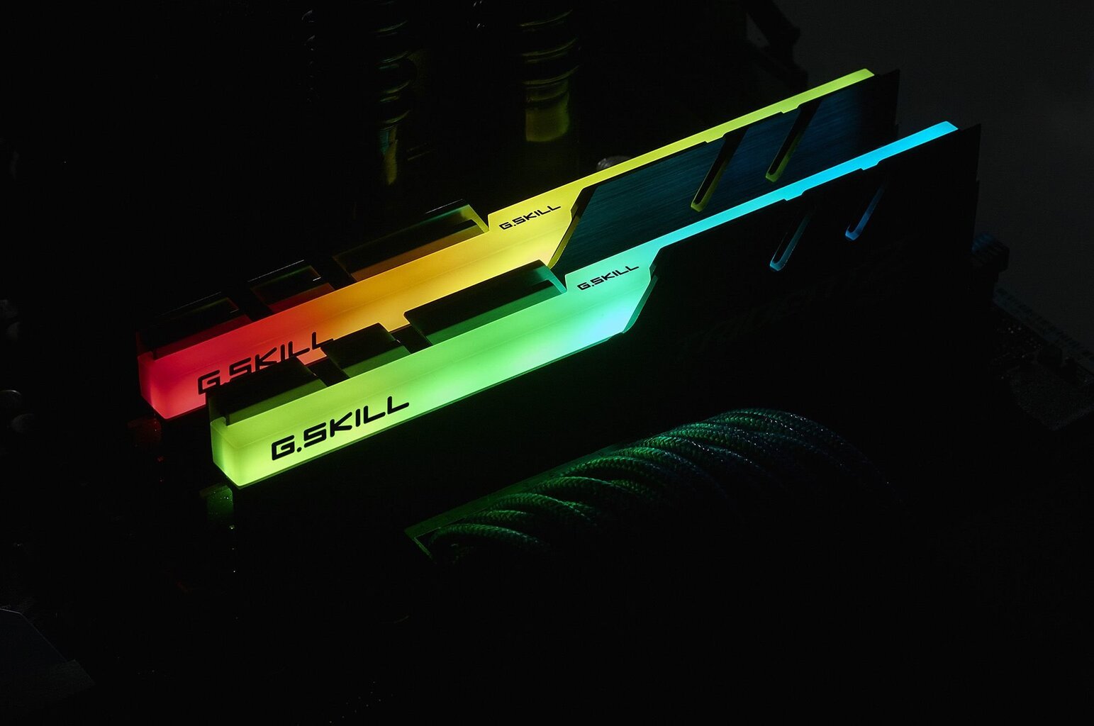 G.Skill TridentZ RGB DDR4, 2x8GB, 2666MHz, CL18 (F4-2666C18D-16GTZR) цена и информация | Operatīvā atmiņa (RAM) | 220.lv