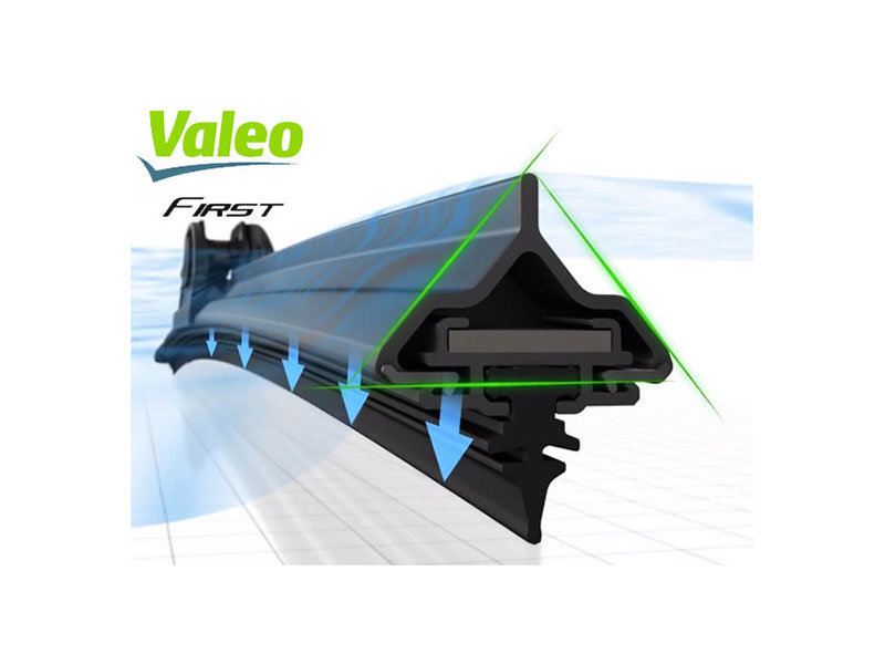 Stikla tīrītājs Valeo Multiconnection 750 mm цена и информация | Logu slotiņas | 220.lv