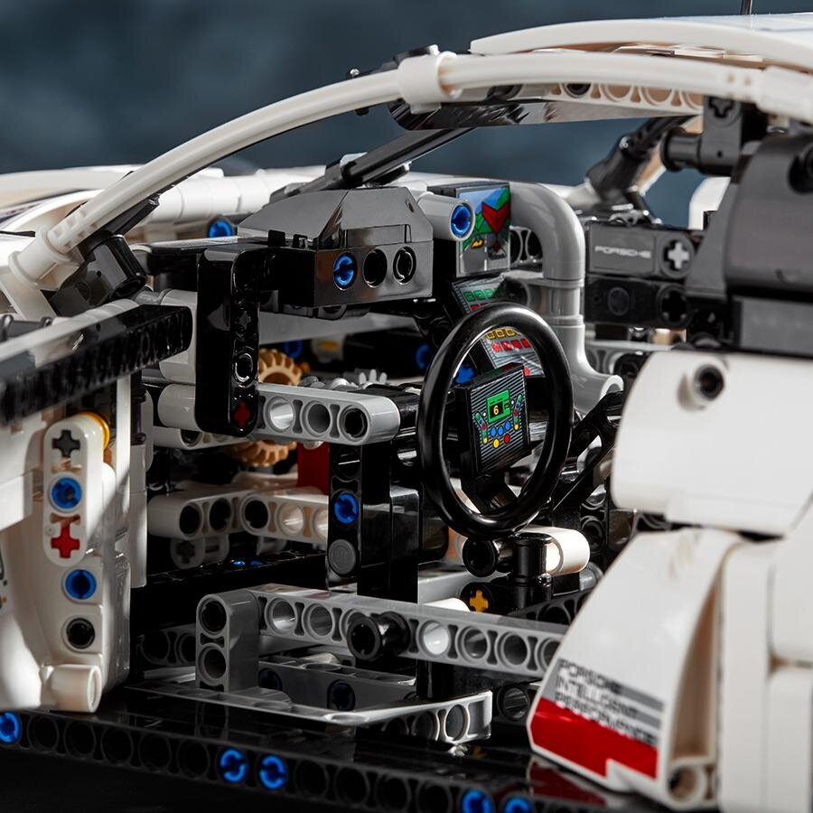 42096 LEGO® Technic Porsche 911RSR цена | 220.lv