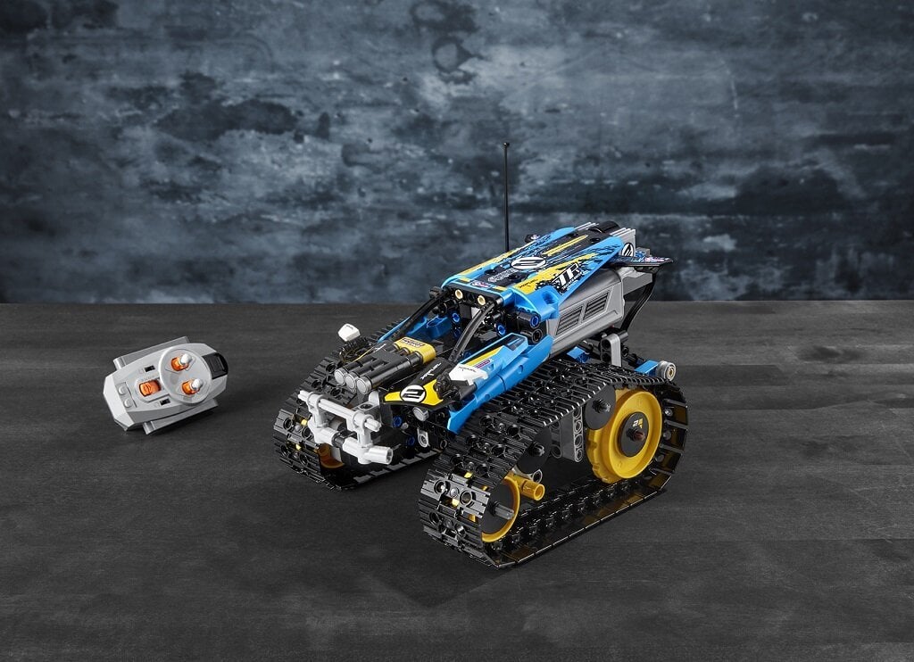 42095 LEGO® Technic Radio vadāmais kaskadieru automobilis cena un informācija | Konstruktori | 220.lv