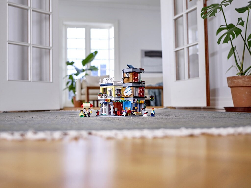 31097 LEGO® CREATOR Pilsētas nams ar zooveikalu un kafejnīcu цена и информация | Konstruktori | 220.lv