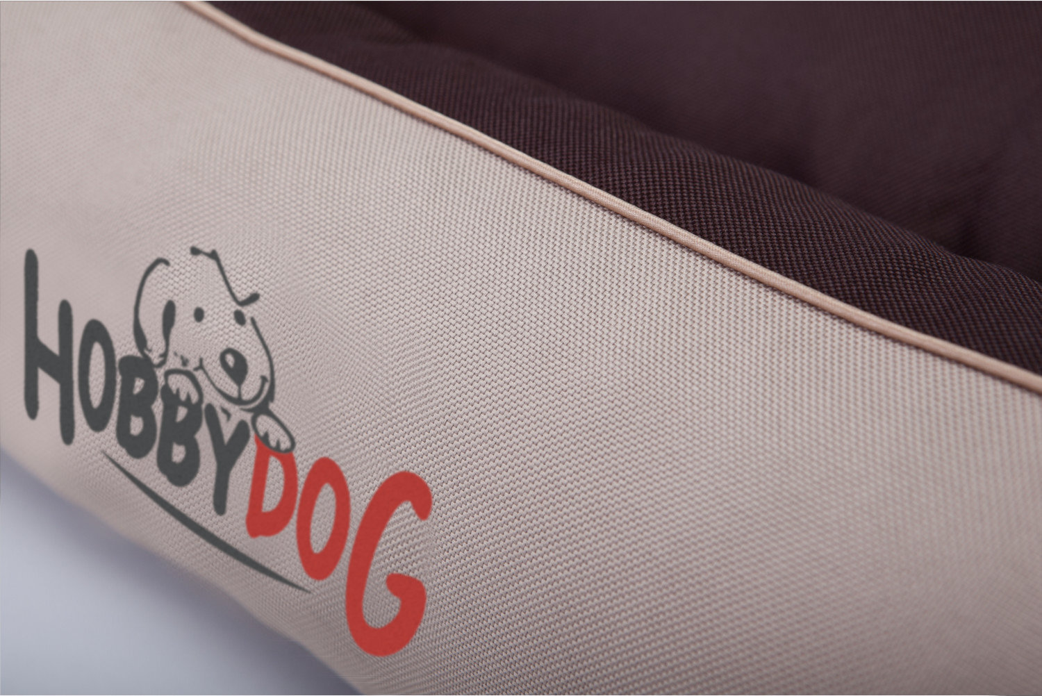Hobbydog guļvieta Prestige XXL ar uzrakstiem, brūna cena un informācija | Suņu gultas, spilveni, būdas | 220.lv