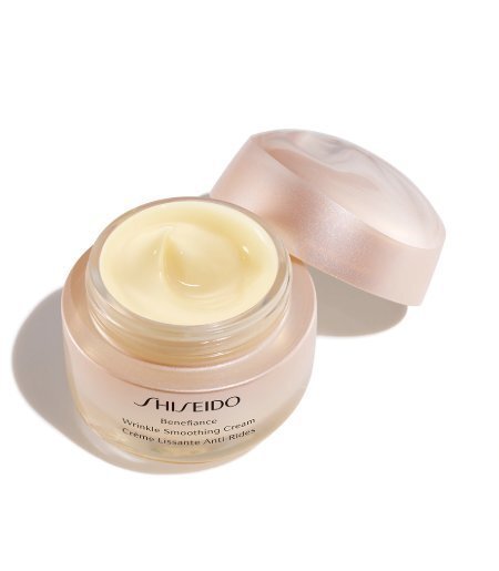 Sejas krēms no grumbām Shiseido Benefiance Wrinkle Smoothing, 50 ml цена и информация | Sejas krēmi | 220.lv