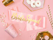 Satīna lente Bride squad, gaiši rozā, 75 cm, 1 kastē/12 gab. cena un informācija | Svētku dekorācijas | 220.lv