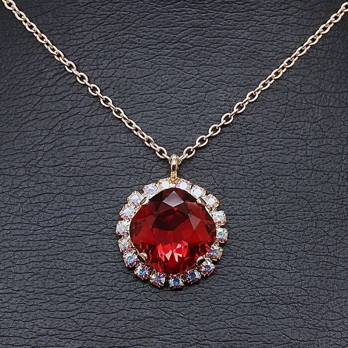 Kulons "Apžilbinošs Spīdums III (Scarlet)" ar Swarovski™ kristāliem цена и информация | Kaklarotas | 220.lv