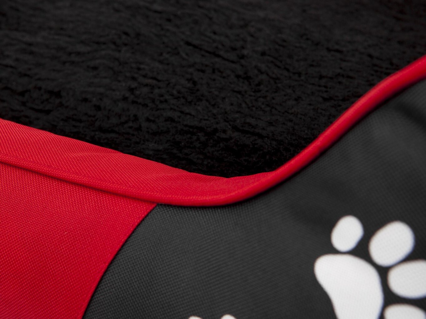 Guļvieta Hobbydog Exclusive XL, sarkana/melna цена и информация | Suņu gultas, spilveni, būdas | 220.lv