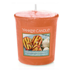 Yankee Candle aromātiskā svece Grilled Peaches & Vanilla, 49 g cena un informācija | Sveces un svečturi | 220.lv