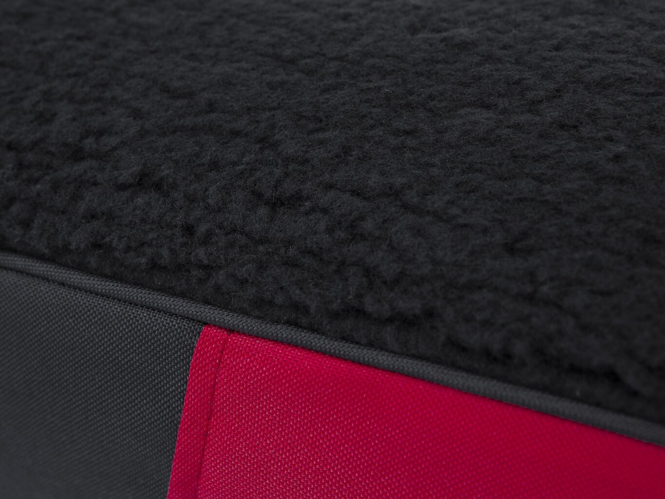 Hobbydog guļvieta Victoria Exclusive XL, sarkana/melna, 100x66 cm цена и информация | Suņu gultas, spilveni, būdas | 220.lv