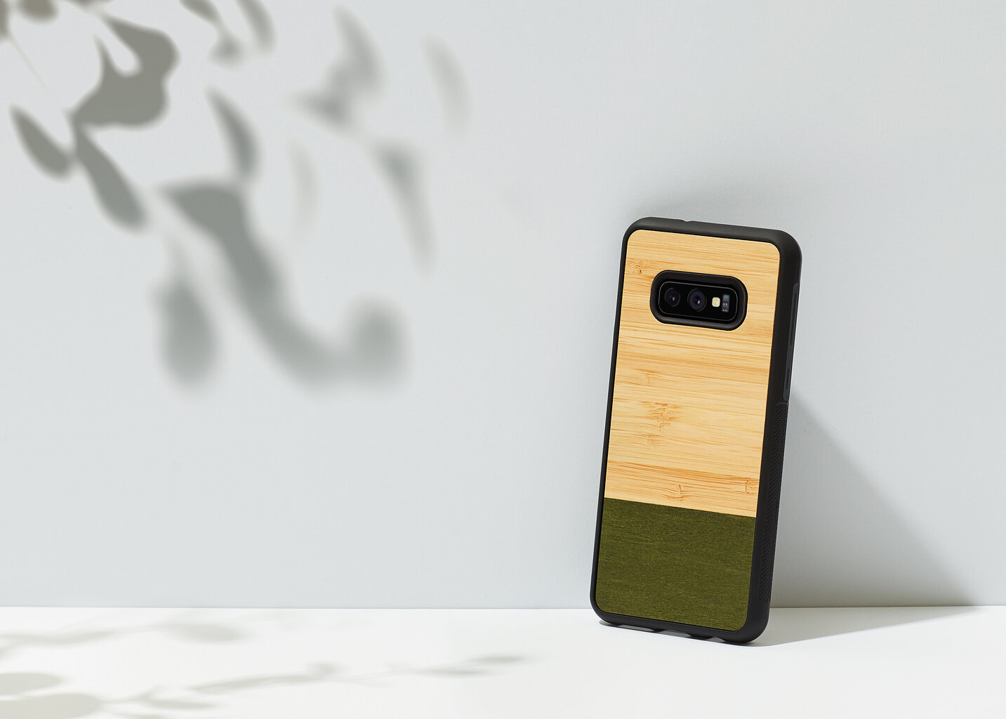 MAN&WOOD SmartPhone case Galaxy S10e bamboo forest black cena un informācija | Telefonu vāciņi, maciņi | 220.lv