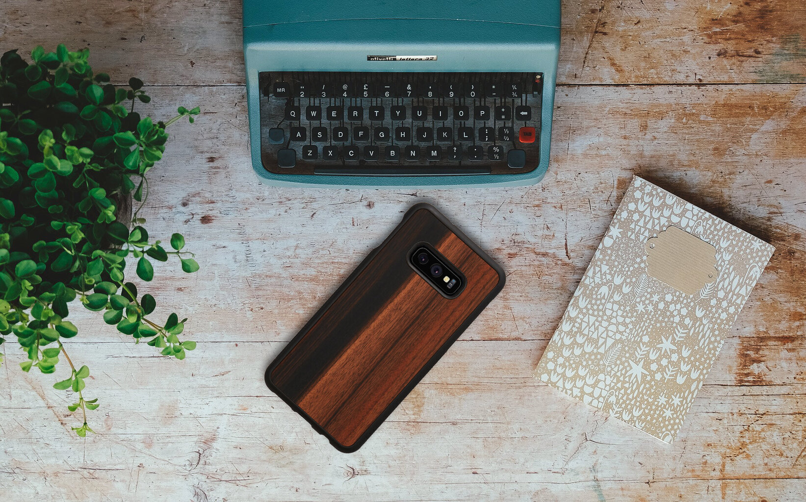 MAN&WOOD SmartPhone case Galaxy S10e ebony black cena un informācija | Telefonu vāciņi, maciņi | 220.lv