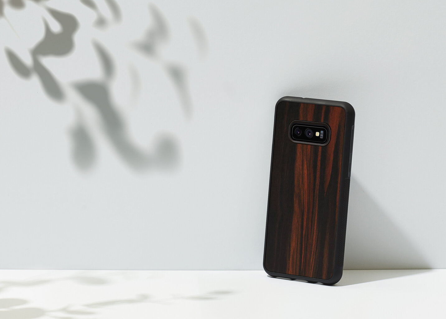 MAN&WOOD SmartPhone case Galaxy S10e ebony black цена и информация | Telefonu vāciņi, maciņi | 220.lv