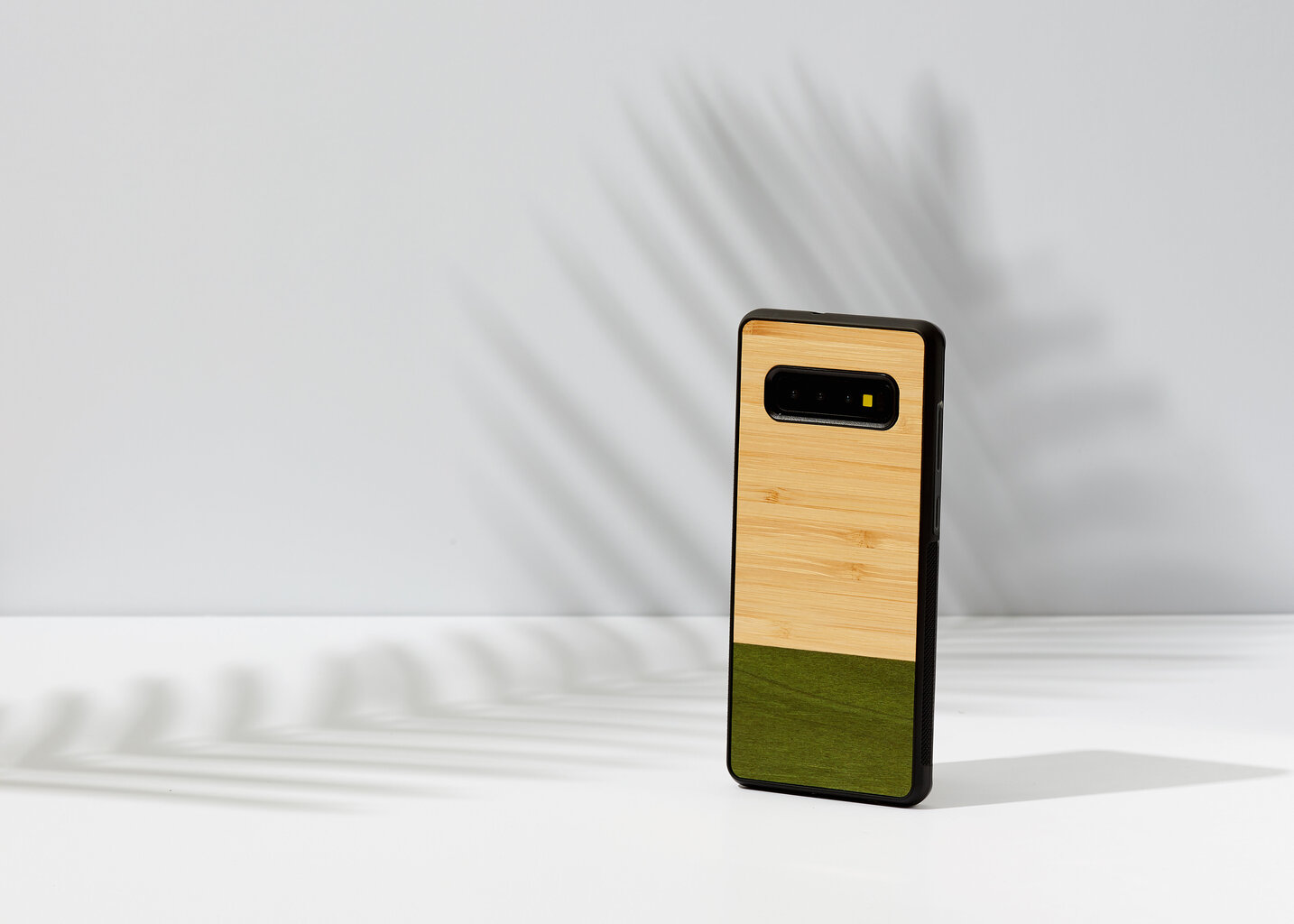 MAN&WOOD SmartPhone case Galaxy S10 Plus bamboo forest black cena un informācija | Telefonu vāciņi, maciņi | 220.lv