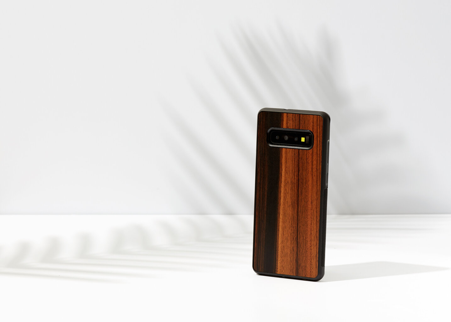 MAN&WOOD SmartPhone case Galaxy S10 Plus ebony black cena un informācija | Telefonu vāciņi, maciņi | 220.lv