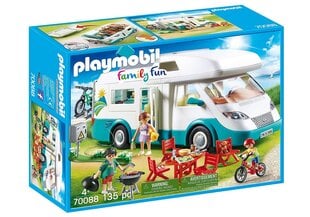 70088 PLAYMOBIL® Family Fun, Семейный кемпер цена и информация | Конструкторы и кубики | 220.lv