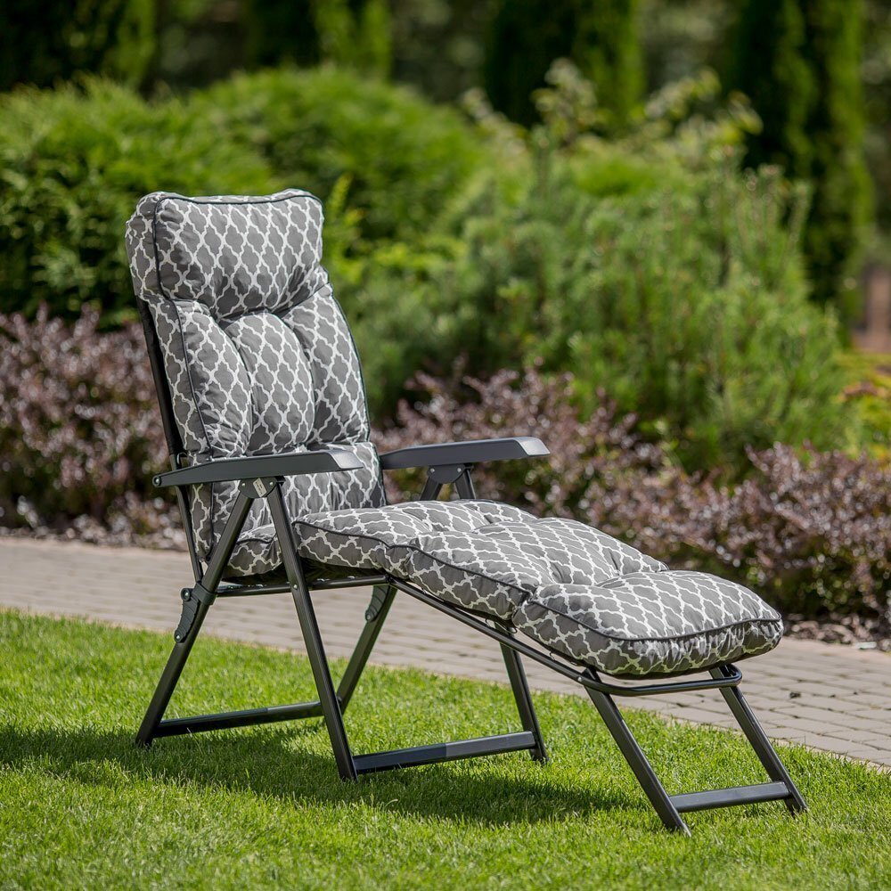 Zvilnis Patio Lena Lounger, pelēks/balts цена и информация | Sauļošanās krēsli | 220.lv