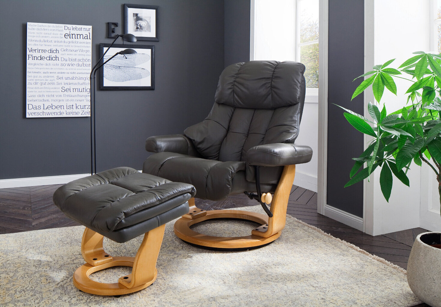 Krēsls ar pufu MC Akcent Calgary XXL, melnas/smilšu krāsas cena un informācija | Atpūtas krēsli | 220.lv