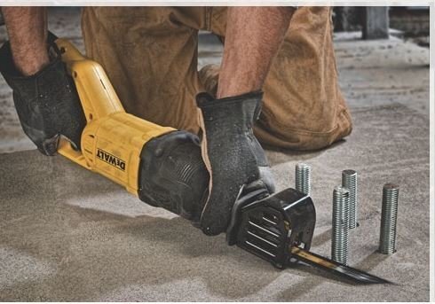 Elektriskais taisns zāģis Dewalt 1100W DWE305PK цена и информация | Zāģi, ripzāģi | 220.lv