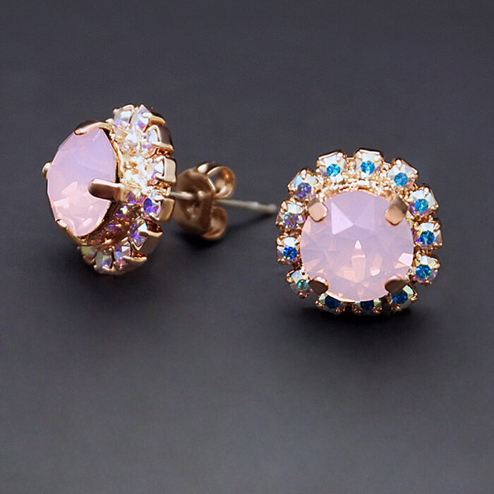 Auskari "Krāšņums III (Rose Water Opal)" ar Swarovski™ kristāliem cena un informācija | Auskari | 220.lv