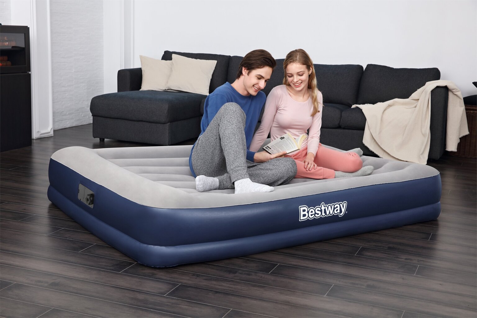 Piepūšams matracis Bestway Tritech Queen 203x152x36 cm, ar integrētu pumpi цена и информация | Piepūšamie matrači un mēbeles | 220.lv