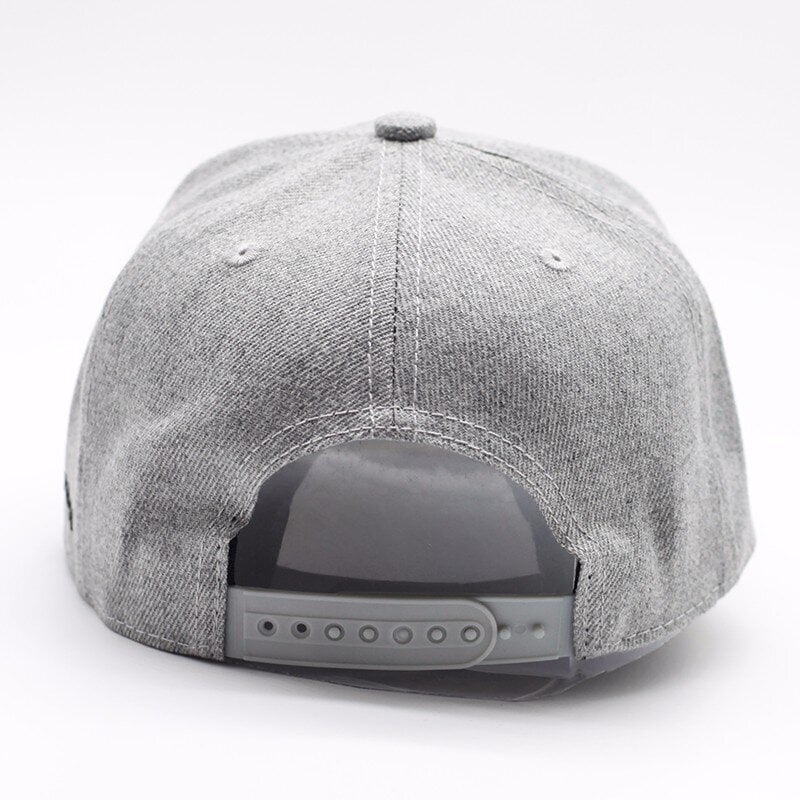 Cepure ar nagu "3D V", snapback, pelēka cena un informācija | Vīriešu cepures, šalles, cimdi | 220.lv