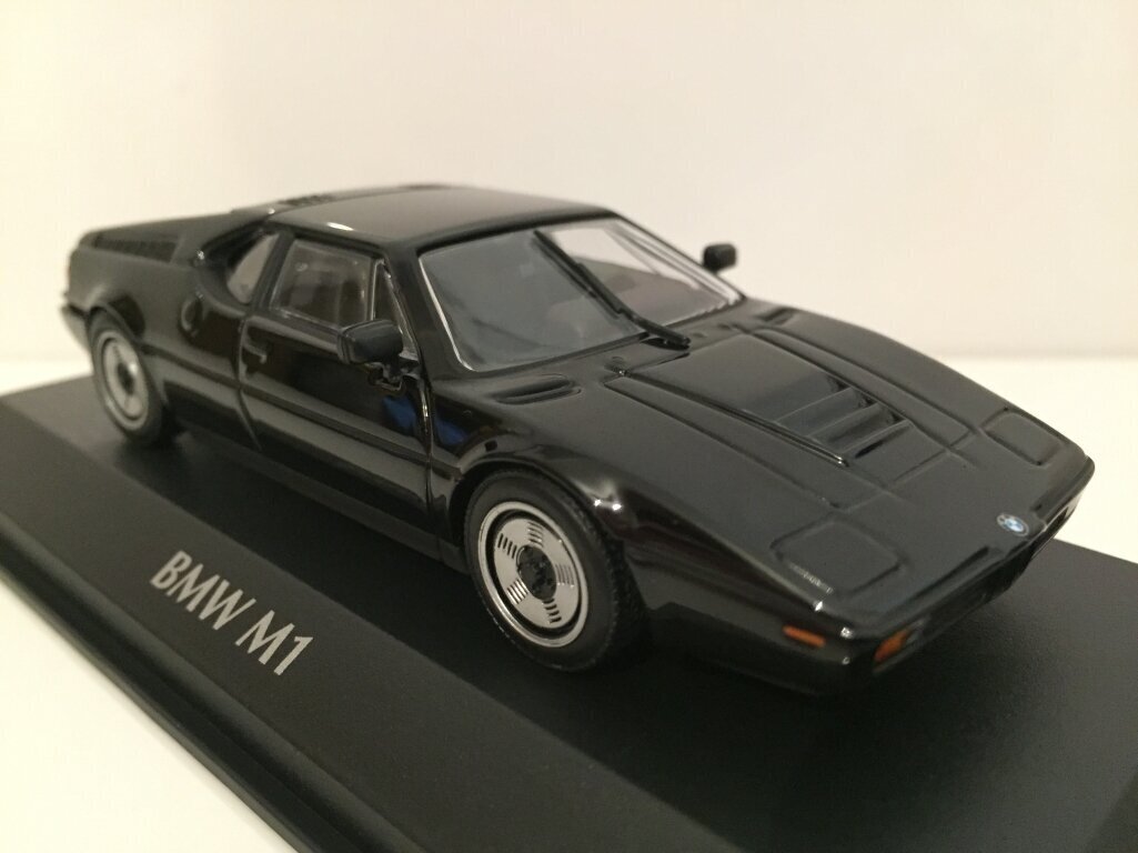 BMW M1 – 1979 – BLACK Maxichamps 1:43 цена и информация | Kolekcionējamie modeļi | 220.lv