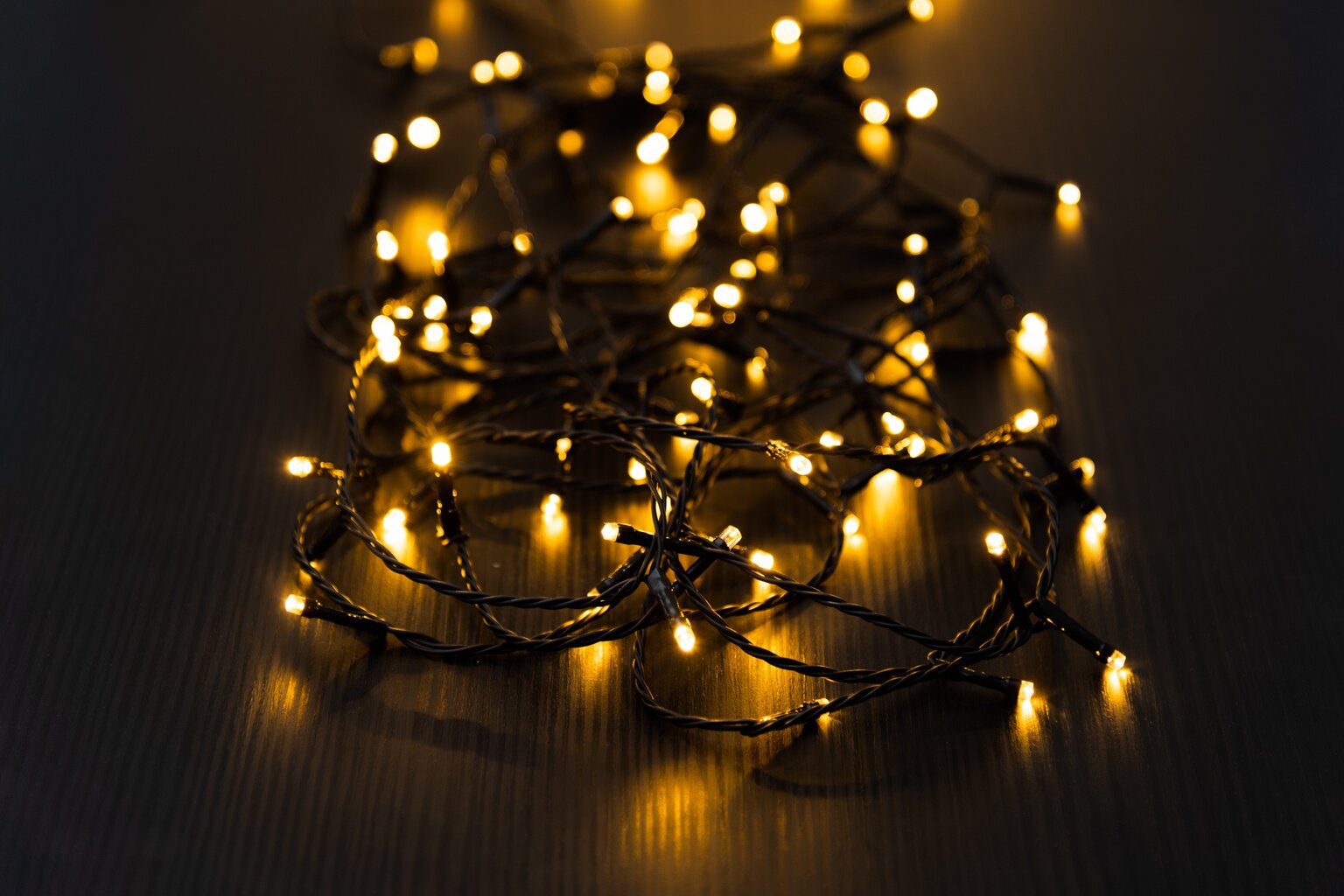 Virtene 1500 LED 600617 cena un informācija | Ziemassvētku lampiņas, LED virtenes | 220.lv