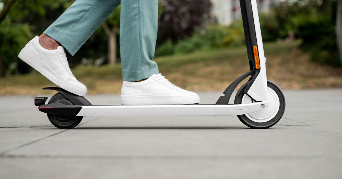 Elektriskais skrejritenis Segway Ninebot Kickscooter Air T15E cena un informācija | Elektriskie skrejriteņi | 220.lv