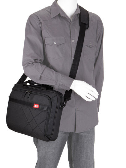 Case Logic DLC-115 Casual Laptop Bag 15.6 - BLACK cena un informācija | Somas portatīvajiem datoriem | 220.lv