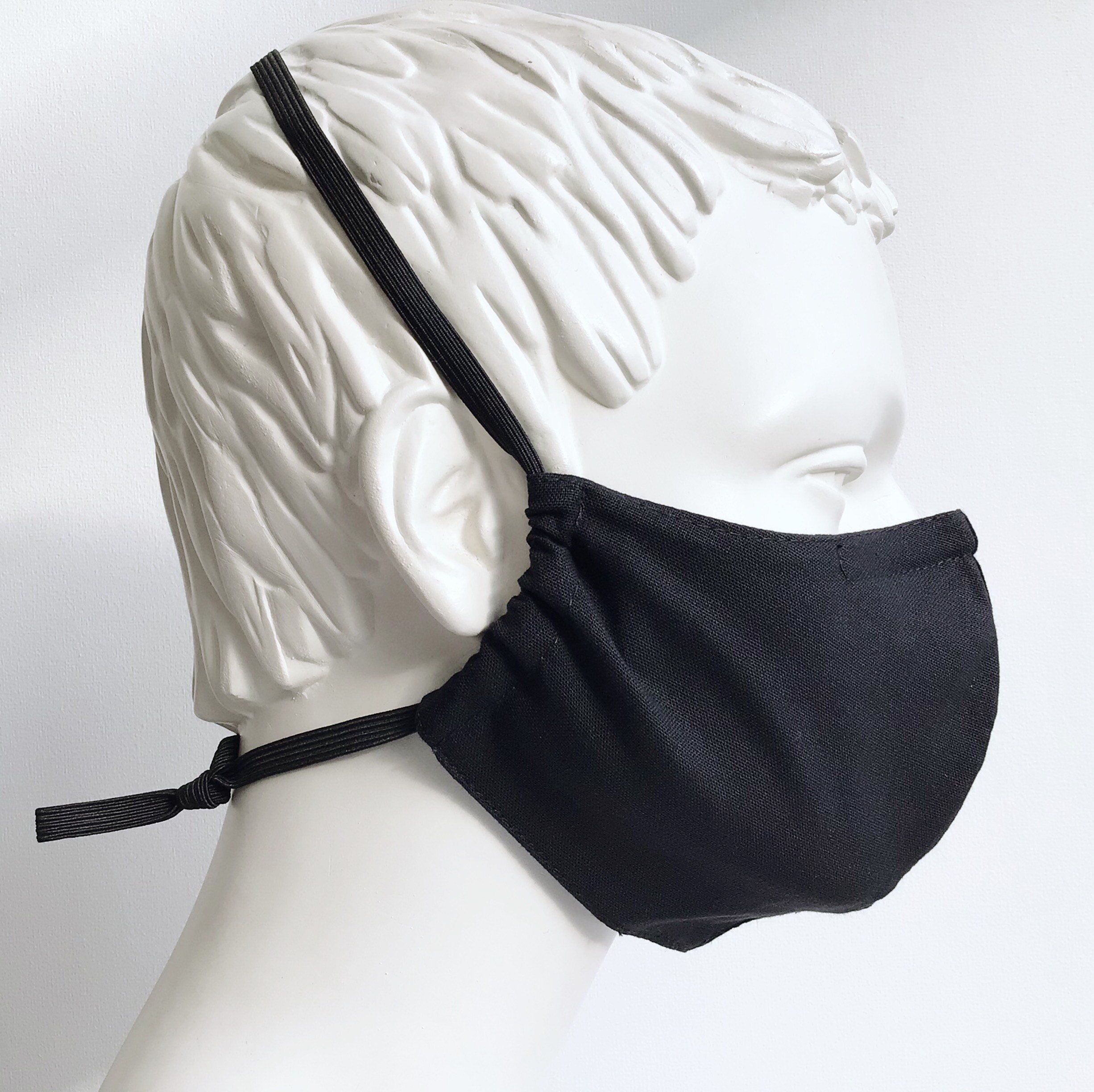 Atkārtoti lietojama sejas maska ar gumiju aiz galvas, deguna stiepli un  filtru cena | 220.lv