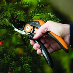 Секатор  Fiskars SmartFit цена и информация | Садовые инструменты | 220.lv