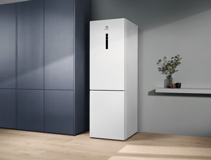 Electrolux LNC7ME32W2 cena un informācija | Ledusskapji | 220.lv