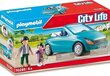 70285 PLAYMOBIL® City Life Ģimene ar automašīnu cena un informācija | Konstruktori | 220.lv