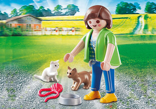 70562 PLAYMOBIL® Playmo-Friends Meitene ar kaķēniem cena un informācija | Konstruktori | 220.lv