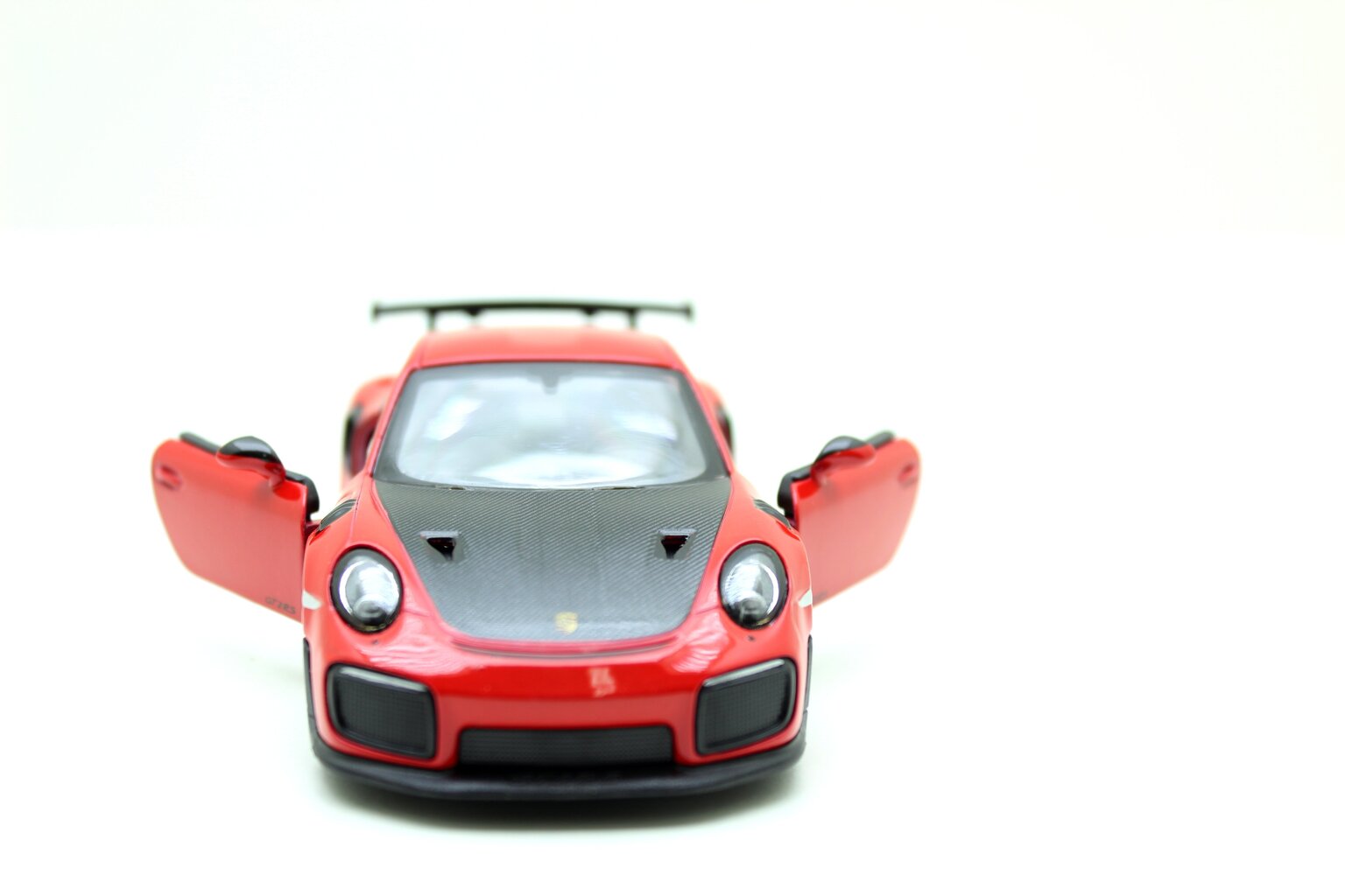 Automašīnas modelis Kinsmart Porsche 911 GT2 RS цена и информация | Rotaļlietas zēniem | 220.lv