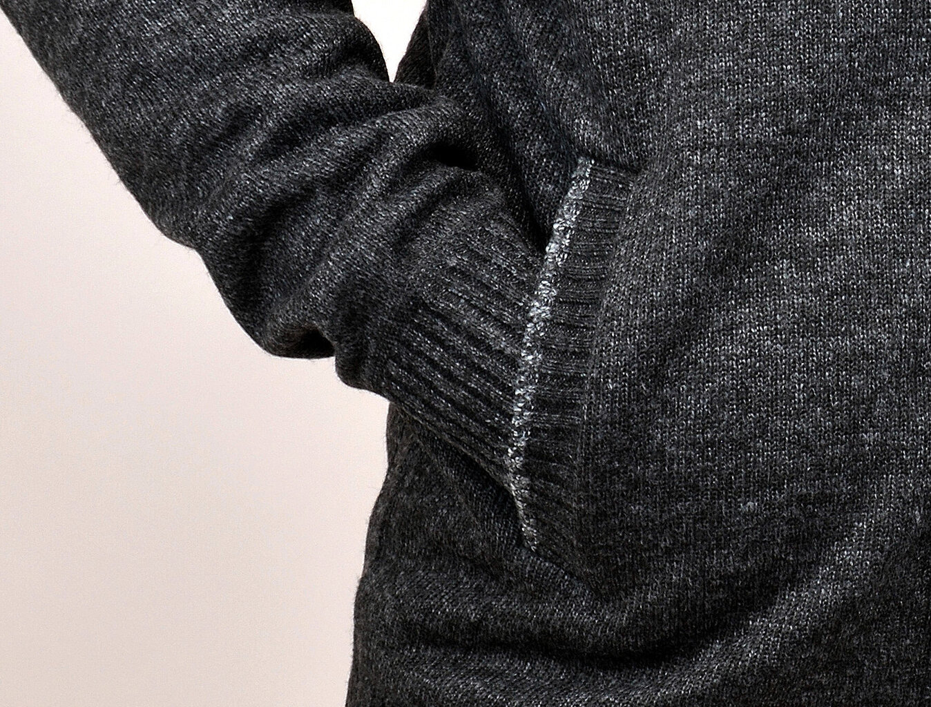 Vīriešu džemperis ar rāvējslēdzēju Mostom 1667, melns cena un informācija | Vīriešu džemperi | 220.lv