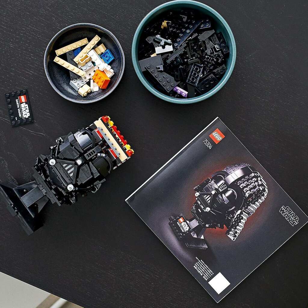 75304 LEGO® Star Wars Darth Vader ķivere cena un informācija | Konstruktori | 220.lv