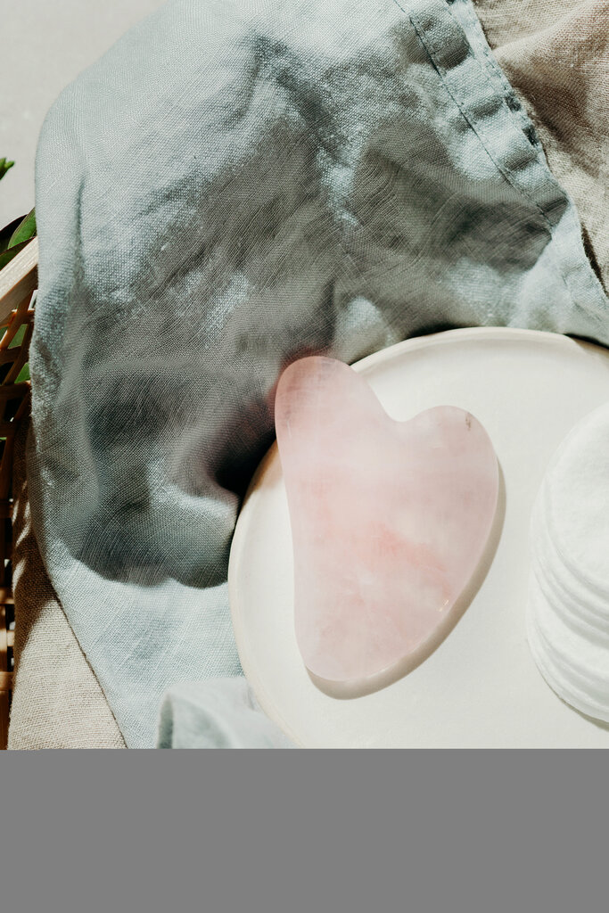 Akmens veido masažuoklis Gua Sha Amalfis cena un informācija | Sejas tīrīšanas un masāžas ierīces | 220.lv