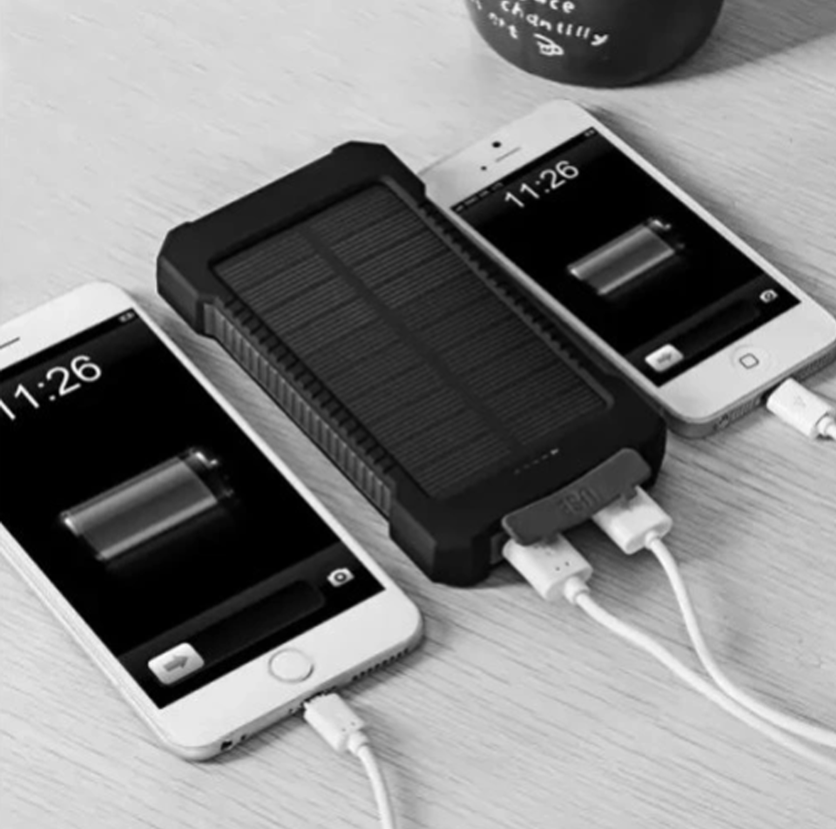 JAUNĀKĀ SOLAR POWERBANK 20000mAh 2xUSB TORCH Produkta dziļums 2,3 cm