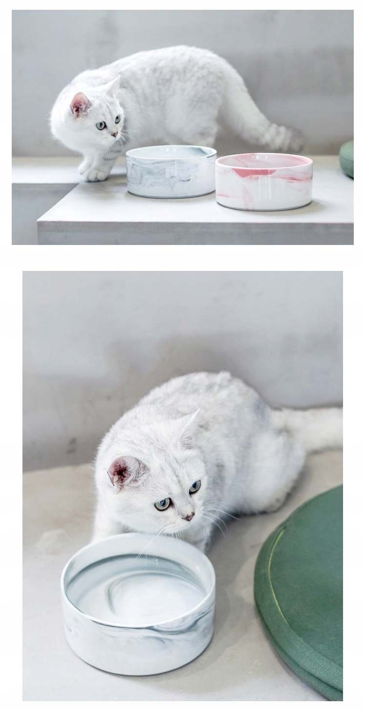 Dubultā keramikas suņu/kaķu bļoda uz statīva Krāsaini sārti pelēku toņu toņi