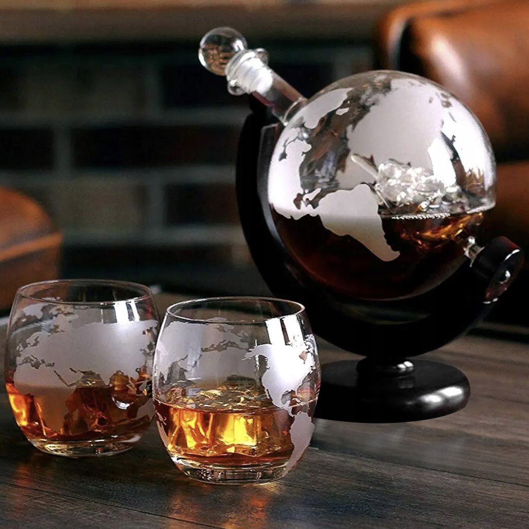 Globe viskija karafes komplekts 2 glāzes Paliktņi Knaibles Kubiņi 850 ml Tilpums 0,85 l